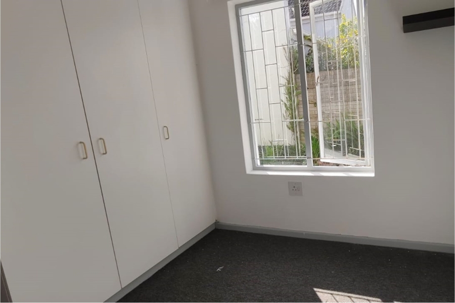 To Let 4 Bedroom Property for Rent in Heather Park Western Cape